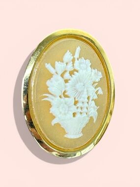 Vintage Carved Cameo Floral Brooch in Gold Tone